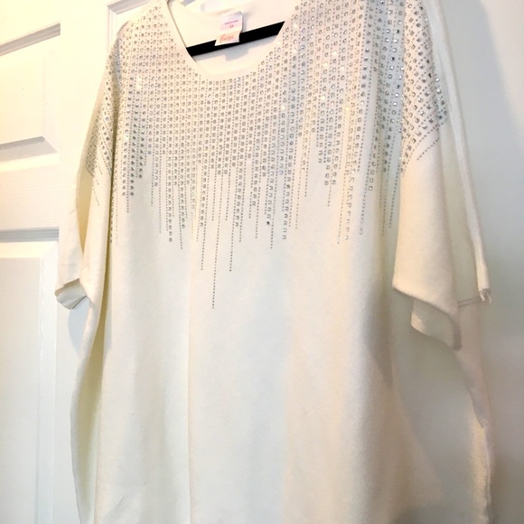 Sweaters - Womens top